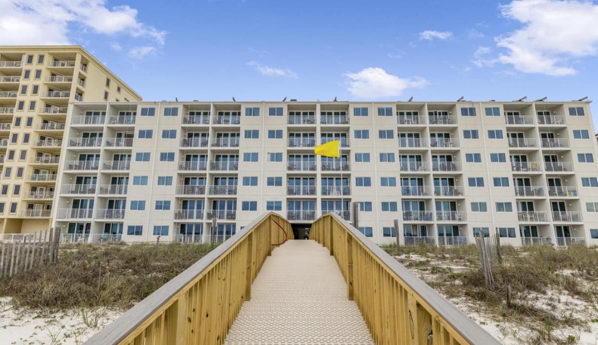 Resort Island Shores